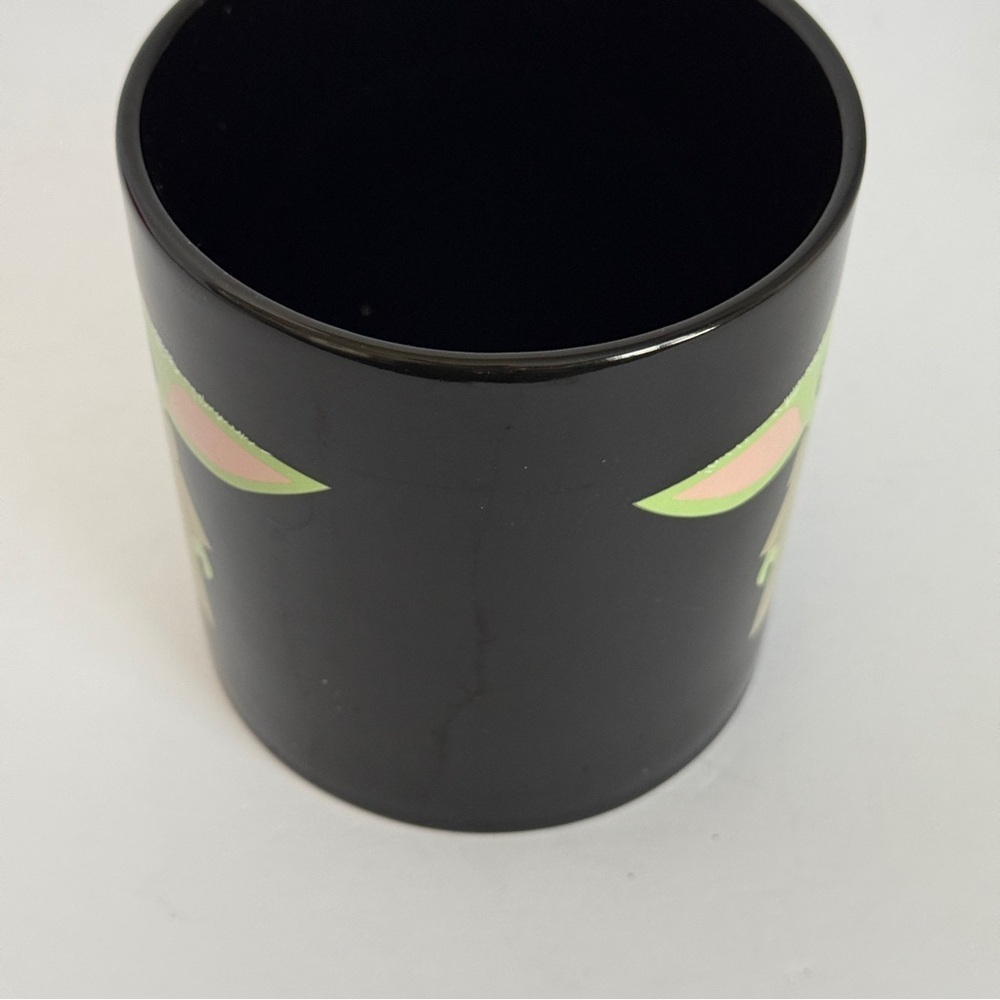 Star Wars: The Mandalorian The Child Stand Black 20 oz. Mug - Picture 5 of 9